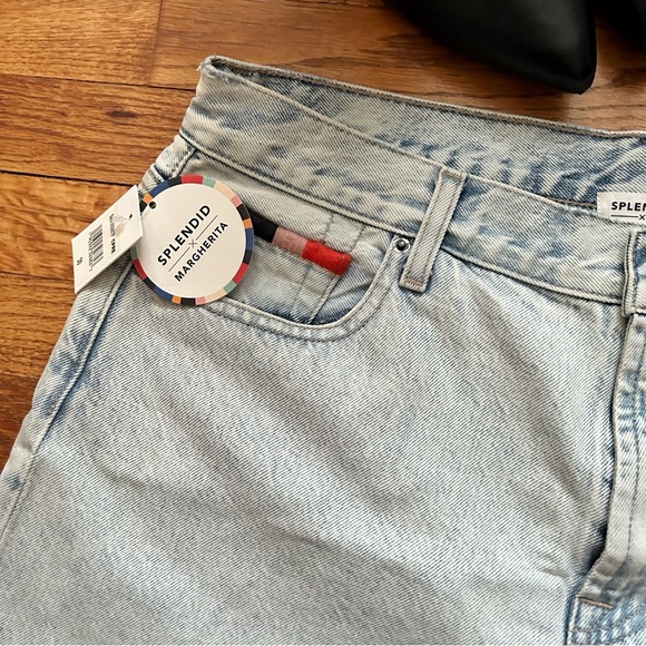 SPLENDID x MARGHERITA | Embroidered Cutoff Denim Shorts Size 30 - Picture 3 of 12